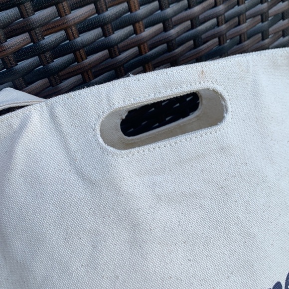 𝅺LIMITED EDITION GAP Card Exclusive Canvas Tote - Picture 10 of 14